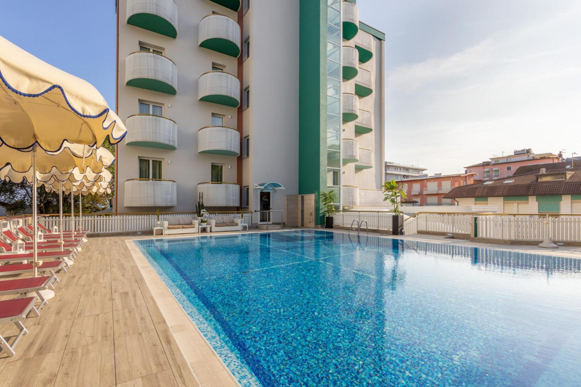 לידו די ג'סולו Salus Smart & Chic Hotel מראה חיצוני תמונה