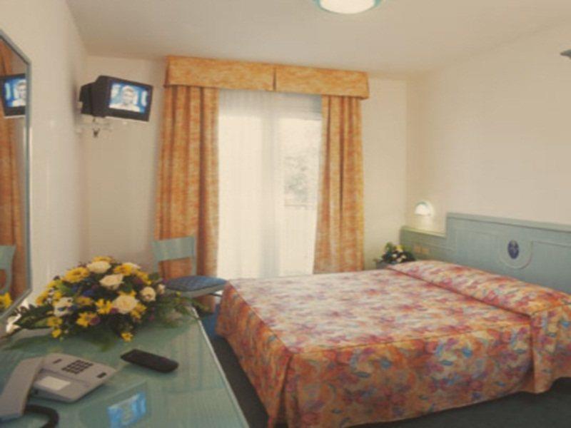 לידו די ג'סולו Salus Smart & Chic Hotel מראה חיצוני תמונה