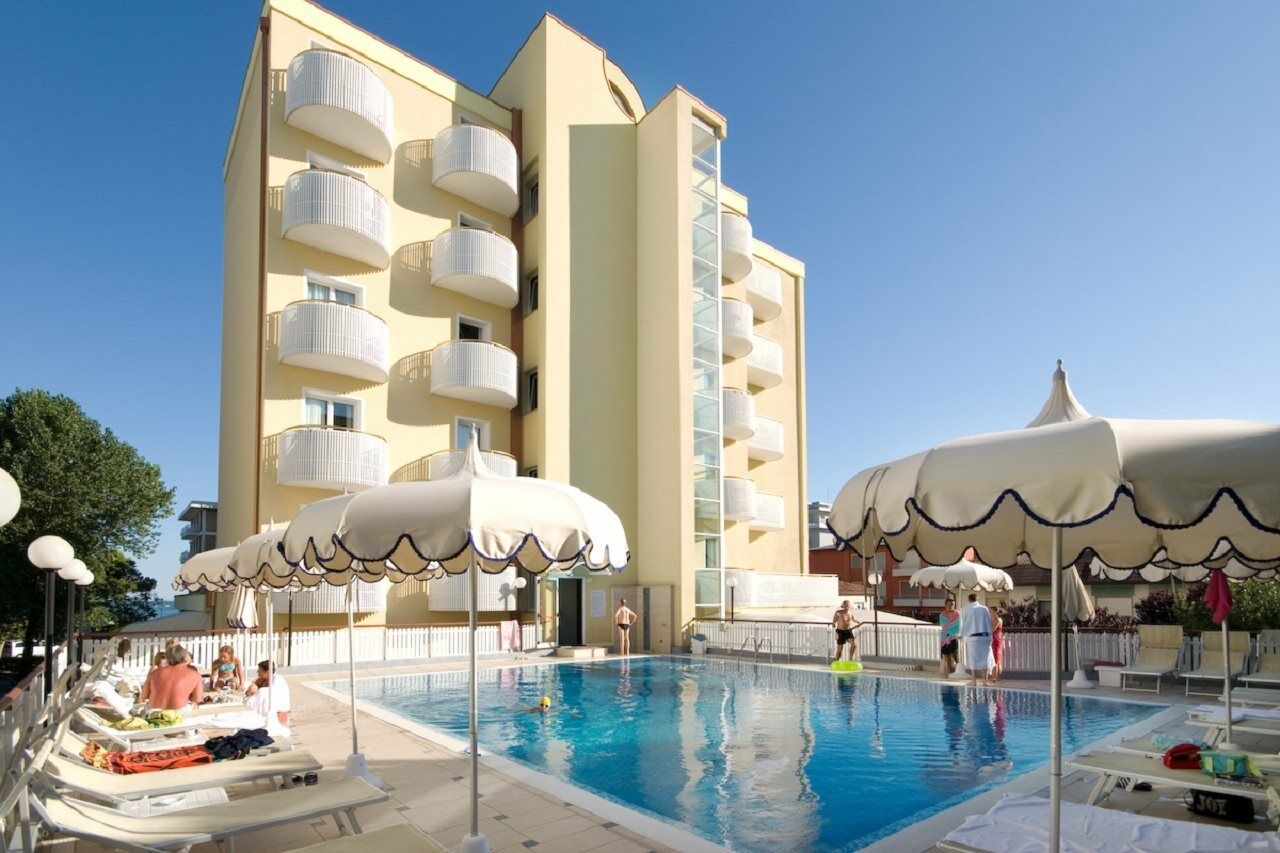 לידו די ג'סולו Salus Smart & Chic Hotel מראה חיצוני תמונה