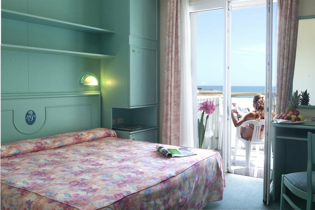 לידו די ג'סולו Salus Smart & Chic Hotel מראה חיצוני תמונה